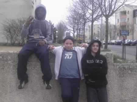         yann, moi et ibo tkt represente la zac!!!